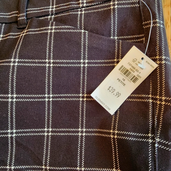 Old Navy Pixie Pants - Picture 3 of 3